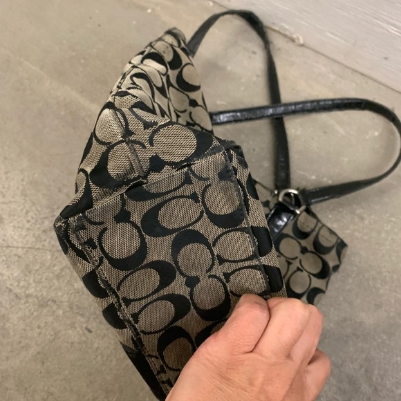 Vintage coach f28504 Coach Signature Black and Tan Tote Bag - Picture 6 of 9